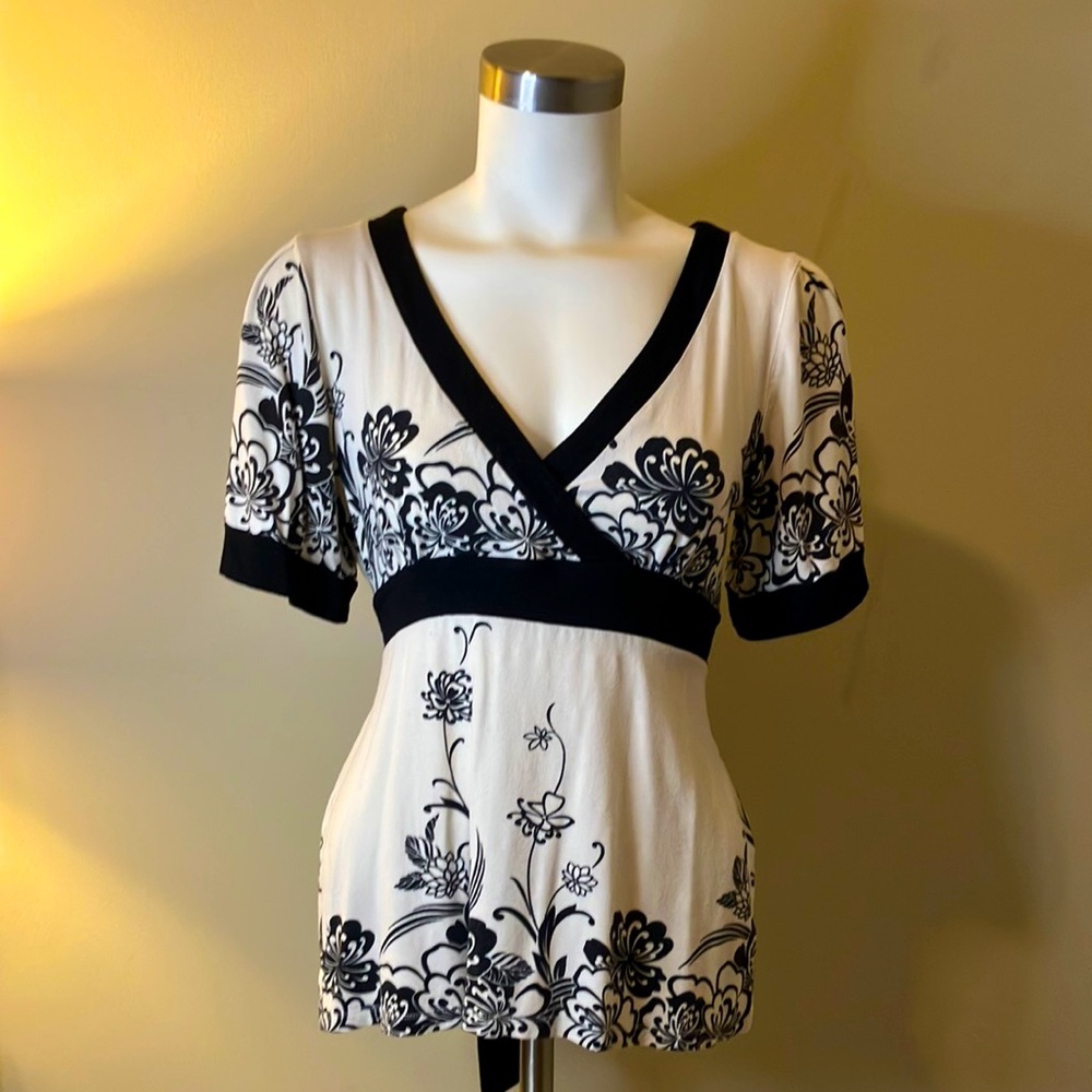 Oasis Short Sleeve Tie Back Top in Cream & Black in size EUR 40 (US Medium)
